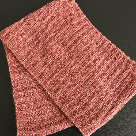 Old Navy Infinity Scraf (L-30/W-9) new with tag original price $19.99 - Picture 1 of 1